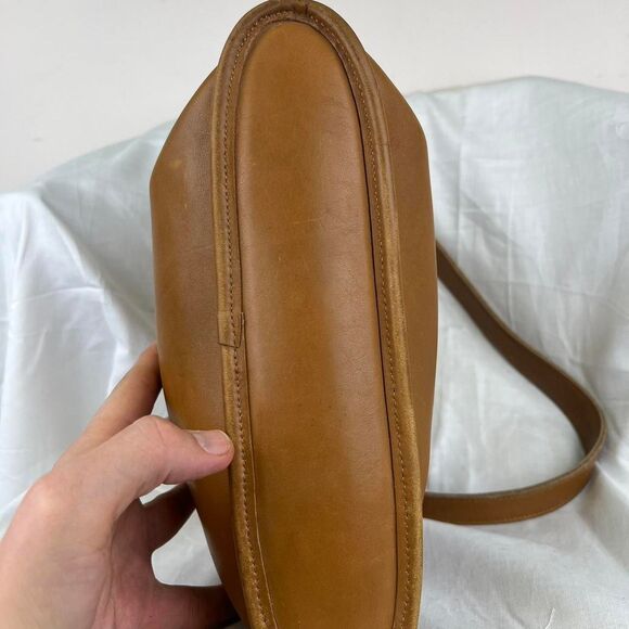 Vintage Coach Equestrian Camel Tan Leather Shoulder Bucket Bag 9806 - Picture 5 of 8